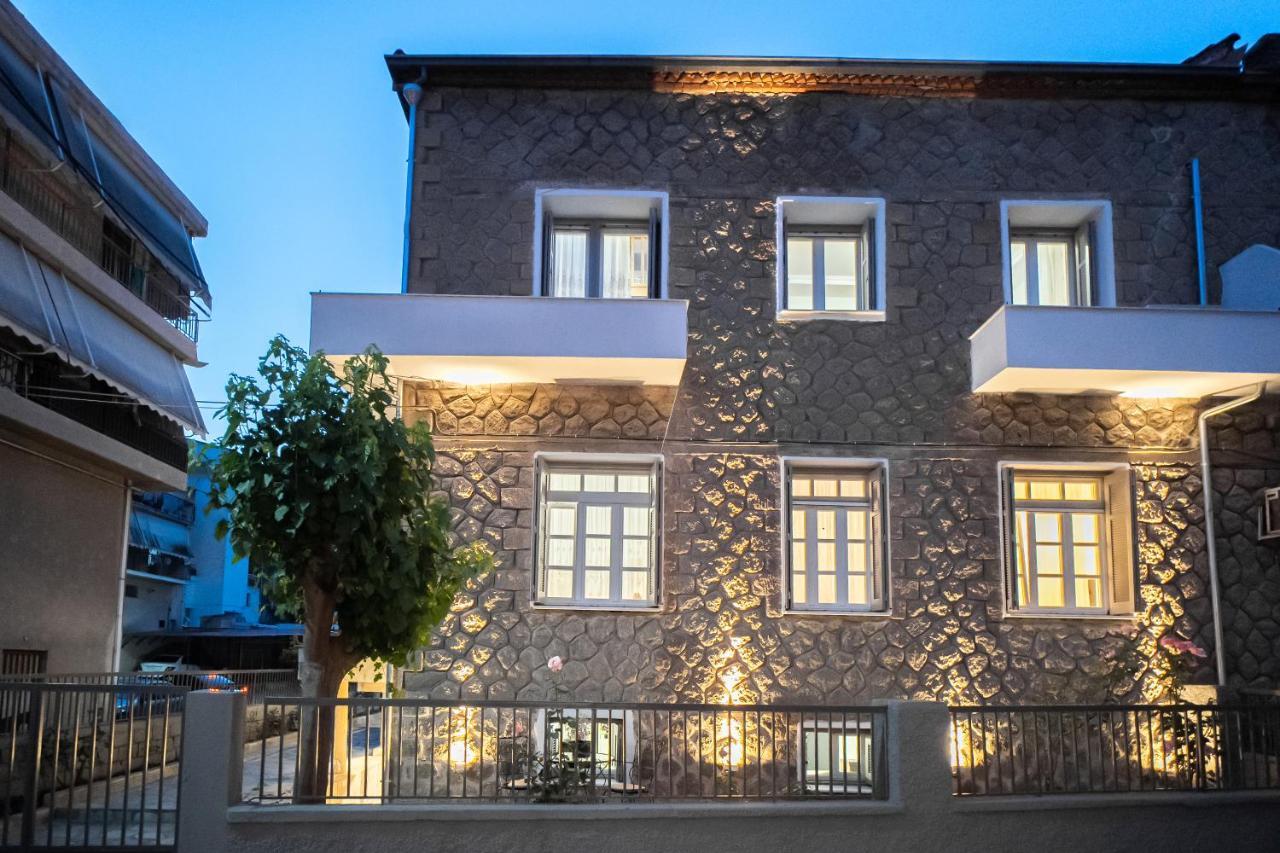 The Rock Guesthouse กาลัมปากา ภายนอก รูปภาพ