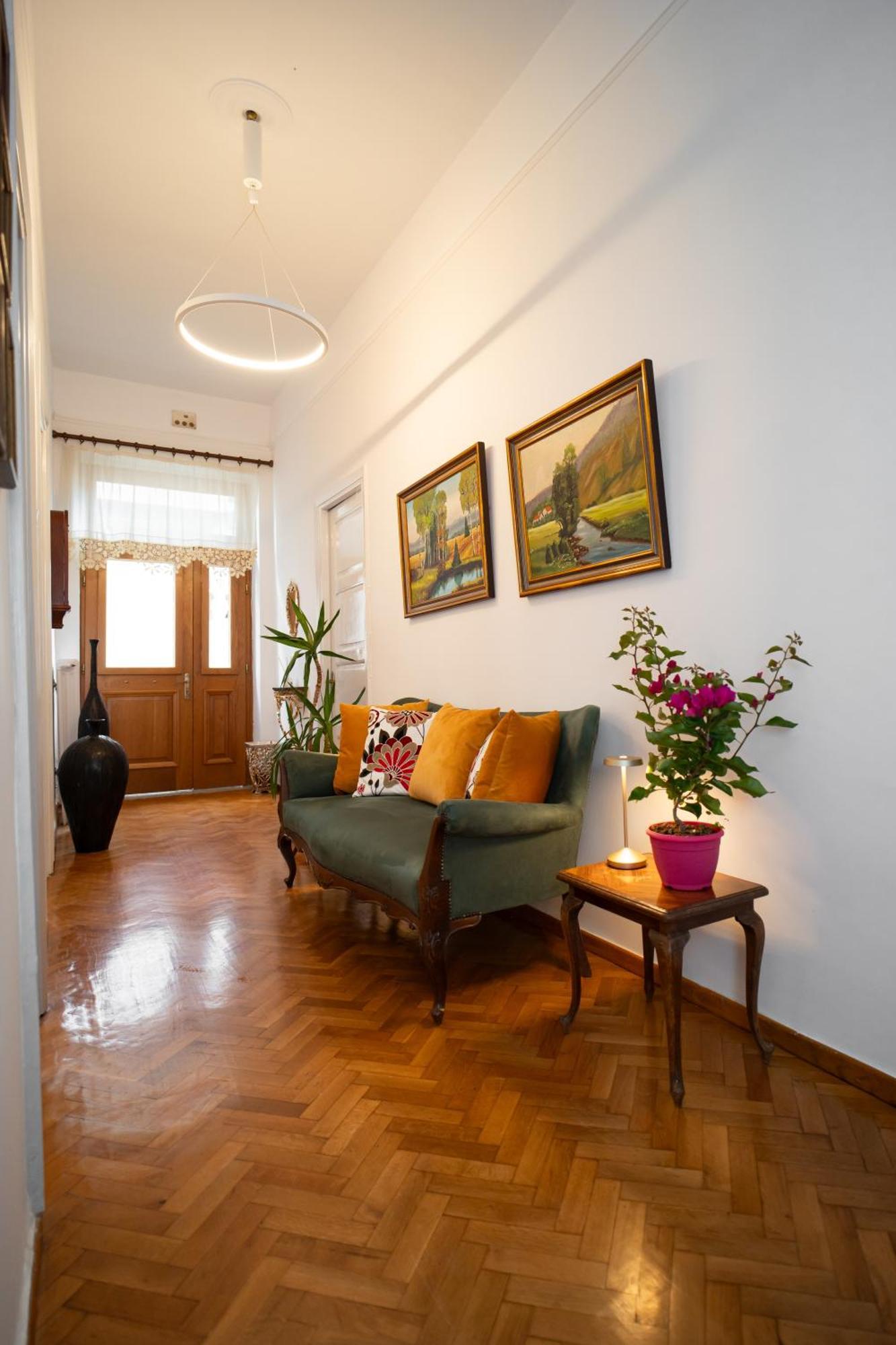 The Rock Guesthouse กาลัมปากา ภายนอก รูปภาพ